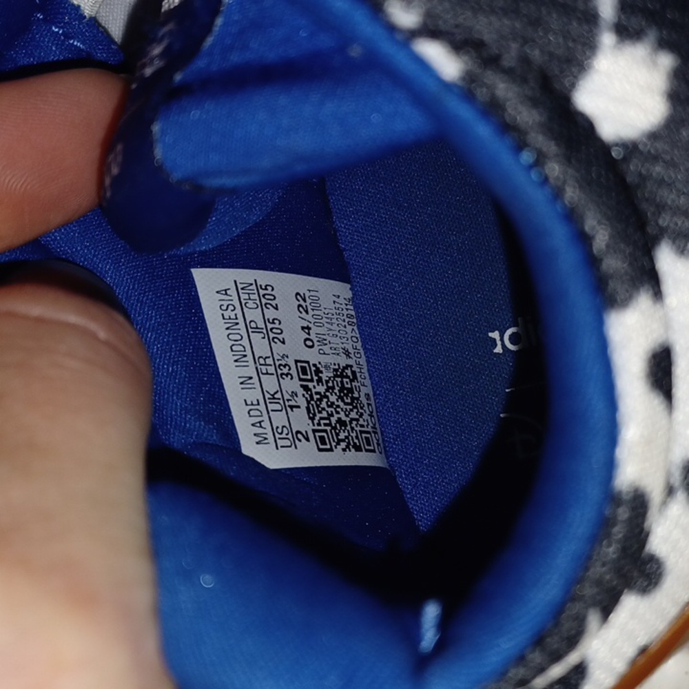 Adidas Kids Size 2 - Disney WOODY Shoes - Picture 3 of 5